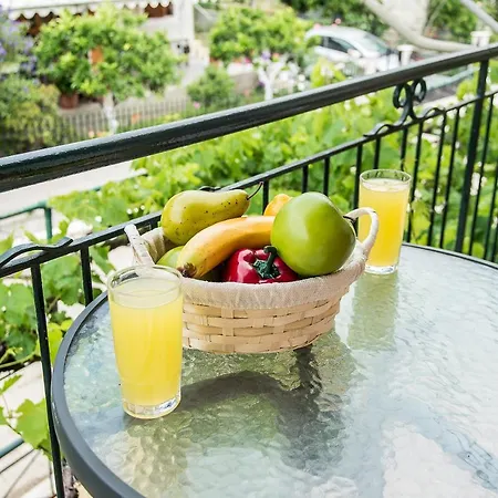 The Grapevine Порос